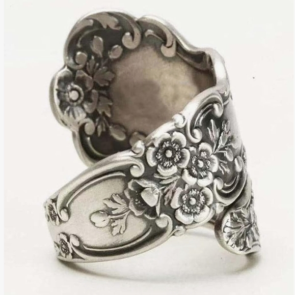 Vintage Silver Spoon Ring - Picture 4 of 5